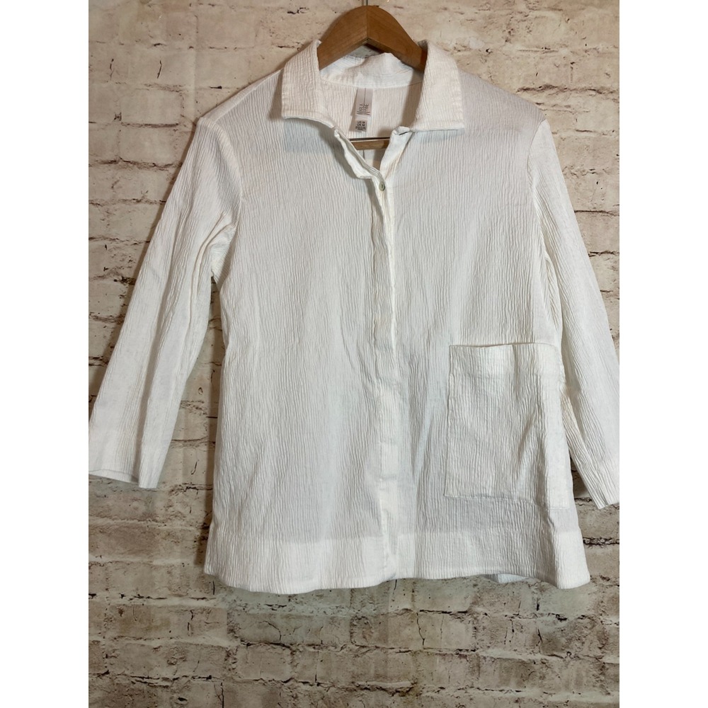 Marla Wynne Top Womens Medium White Textured Hidden Button Up Minimalist Lagom